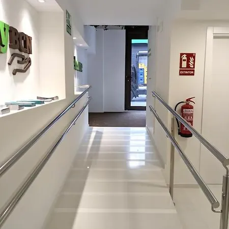 Fira 3 A 1min Del Metro Y Centro 15min